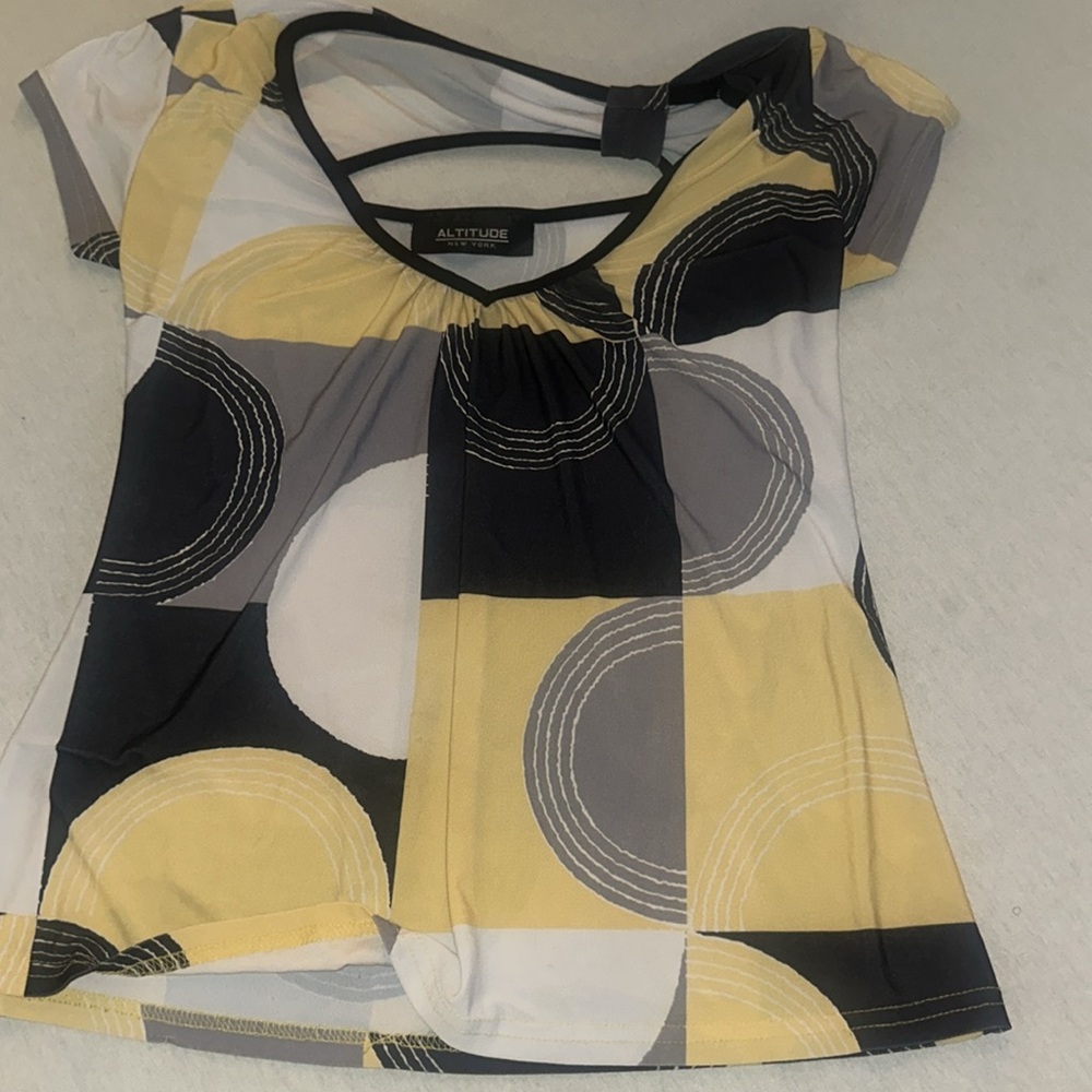 Womens OS Geometric Yellow and Black Top.